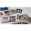 Image 5 : Box of assorted hockey/baseball cards