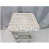 Image 3 : White wicker plant stand/stool - 21.5"H x 13"x13"