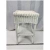 Image 4 : White wicker plant stand/stool - 21.5"H x 13"x13"