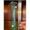 Image 1 : Large, vintage Vaseline/uranium glass, vase- glows under UV light