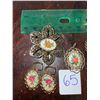 Image 2 : 6 piece lot of vintage, hand made, petite point jewelry pieces