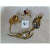 Image 1 : 4 piece lot of vintage, gold toned brooches