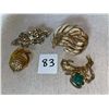 Image 1 : 4 piece lot of vintage, gold toned brooches