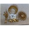 Image 1 : 4 piece lot of vintage, gold toned brooches