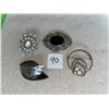 Image 1 : 4 piece lot of silver toned, vintage brooches
