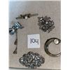 Image 2 : 5 piece lot of silver toned, vintage, brooches