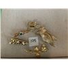 Image 1 : 5 piece lot of gold toned, vintage brooches