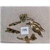 Image 2 : 5 piece lot of gold toned, vintage brooches