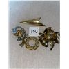 Image 2 : 4 piece lot of gold toned, vintage brooches