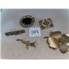 Image 2 : 5 piece lot of assorted, vintage brooches
