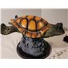 Image 3 : Large sea turtle figurine.