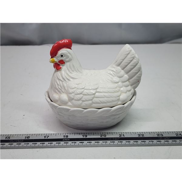 Porcelain hen on the nest