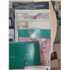Image 2 : 16 collectible calendars
