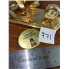 Image 3 : Gold plated cat clock, and hummingbird ornament
