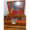 Image 5 : Small jewelry box with assorted jewelry pieces