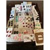 Image 2 : Assortment of vintage buttons, in cards