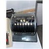 Image 3 : Vintage typewriter and paymaster machine
