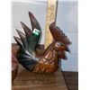 Image 2 : 2 carved, wooden roosters