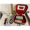 Image 1 : Assorted lot of vintage items, including a telegram, make up case, etc.