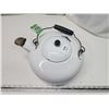 Image 2 : White enamel kettle