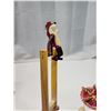 Image 6 : 2 Wooden handmade novelty toys - eating chickens, and spinning Taz