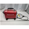 Image 1 : "Honeywell pro series" floor heater, missing 1 foot - works