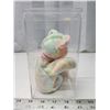 Image 2 : 2001 "Celebrate" collectible bear, ty beanie baby - in clear case, like new