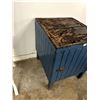 Image 2 : Primitive pine washstand - 25"H x 20"W x 22"D