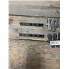 Image 2 : 2 - W400 diesel chrome badges