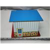 Image 4 : Vintage tin toy garage