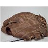 Image 7 : 2 Assorted baseball gloves