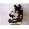 Image 7 : (2) Pairs of Hockey Skates-size 8 Y