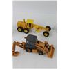Image 3 : (9) Tractor & Construction Model Toys: John Deere Coin Bank, Ford, Case, Misc.