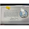 Image 2 : 1979 Cook Islands Commemorative Coin and Stamp $5 coin 50% Silver