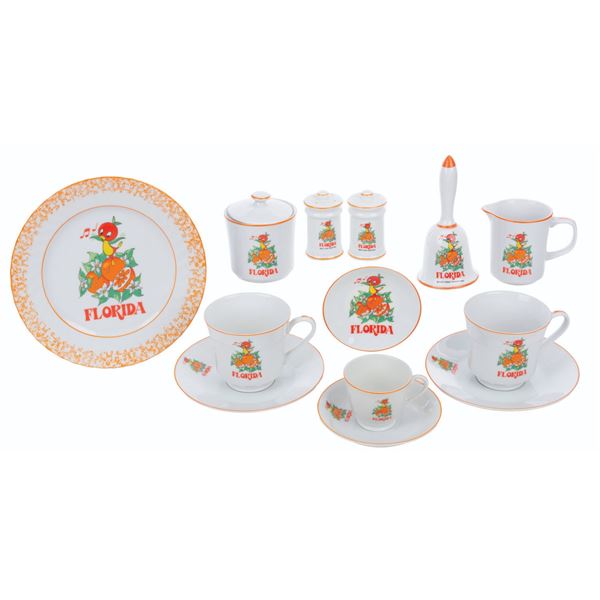 An Orange Bird Souvenir Dish Set.