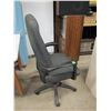 Image 4 : Rolling office chair as is