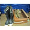 Image 1 : Suitcase with work boots and rubber boots