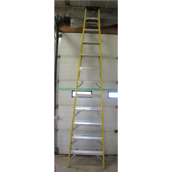 Falcon 12 foot heavy duty type 1 a maximum working load 300 pound rating fiberglass stepladder