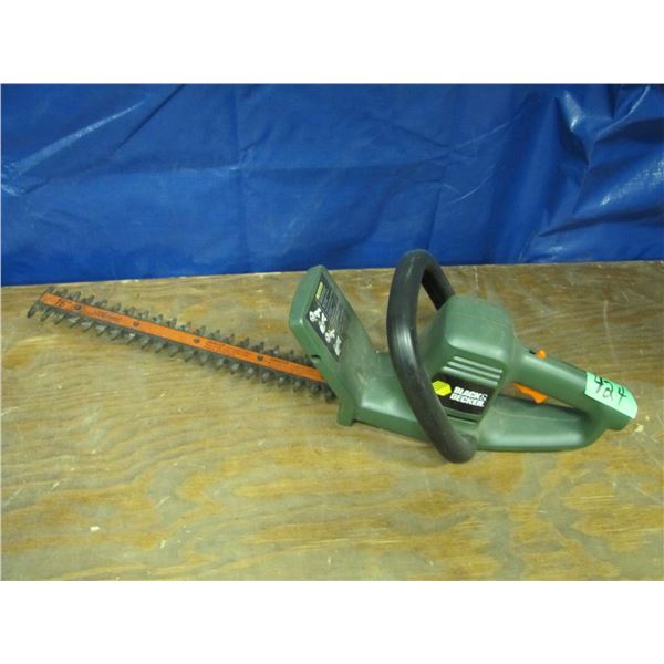 Black and Decker 16 inch hedge trimmer Electric