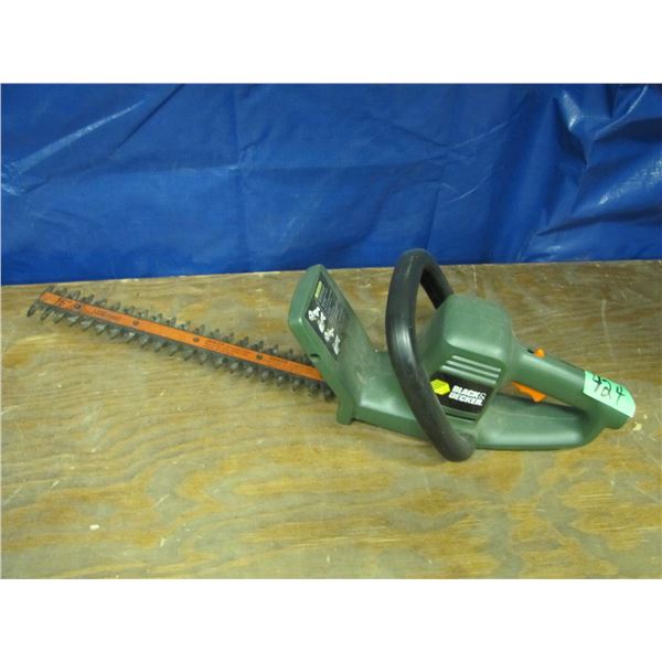 Black and Decker 16 inch hedge trimmer Electric