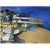 Image 8 : Mastercraft 10 inch dual bevel sliding compound miter saw  CONSIGNOR SAYS AS NEW HE BARELY USED IT.