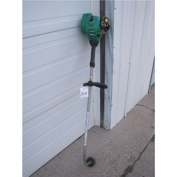 Weedeater Feather Lite XT260, 16" cut, 25cc engine string trimmer-- pulls over but no fuel in it so 
