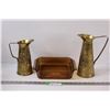 Image 1 : (3) Vintage Hammered Brass Pitchers Marked England & Anchor Hocking 8" Square Glass Pan