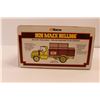 Image 6 : 1989 ERTL 1:38 Scale "1926 Mack Bulldog" Home Hardware 7th Limited Edition Locking Coin Bank (Bliste