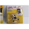 Image 3 : (2) Kenner Starting Lineup Hockey Figurines - Sealed