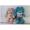 Image 1 : (2) Stuffed Toy Bunnies