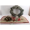 Image 1 : Poinsettia Rug, Wreath