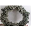 Image 2 : Poinsettia Rug, Wreath