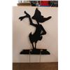 Image 5 : *Daffy Duck Wooden Lawn Ornament - 36" H