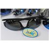 Image 3 : (12) - UV 400 Looks Sunglasses (blue & black lenses)